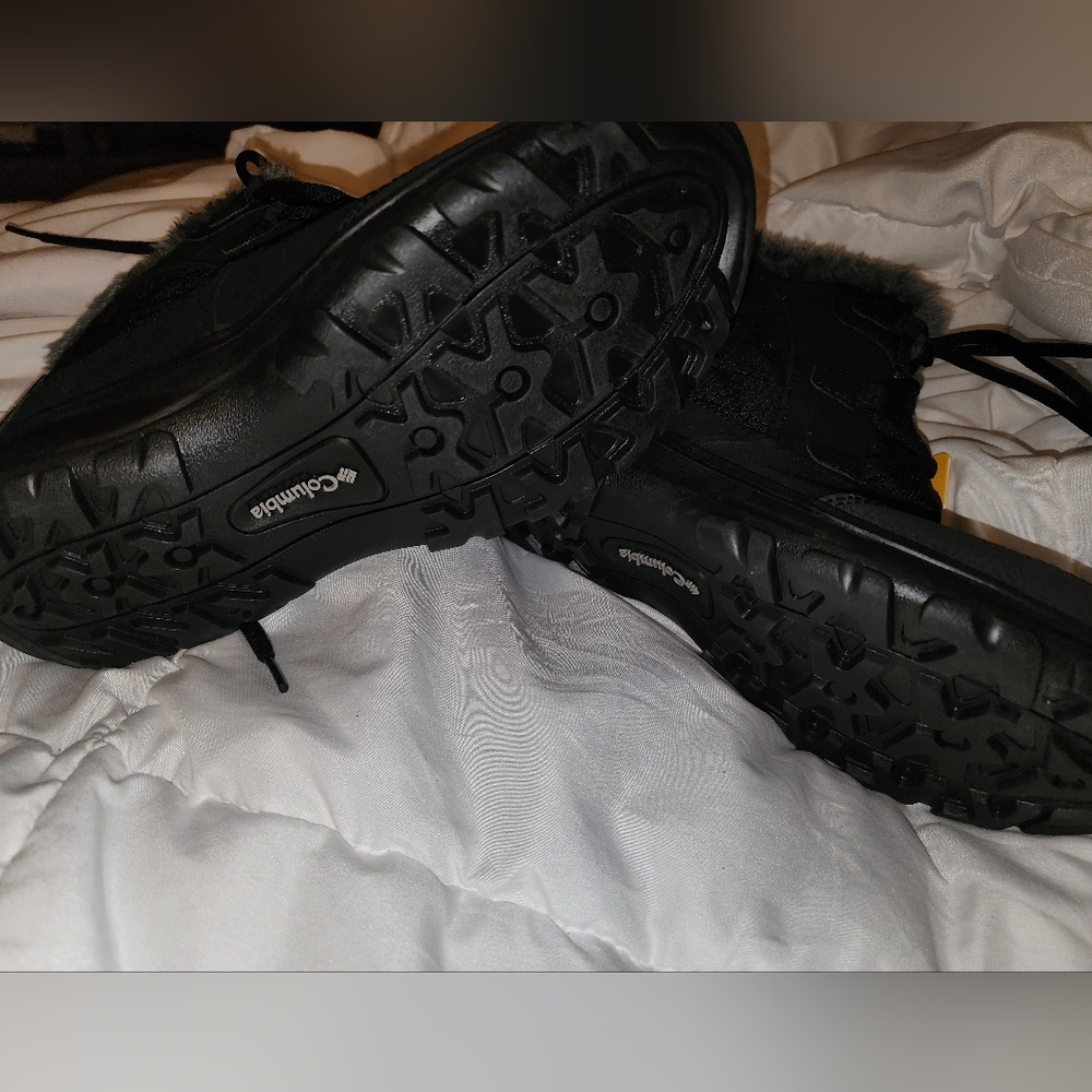Boots Waterproof - Picture 2 of 5
